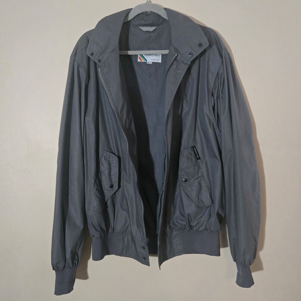 VTG 80s Members Only Iconic Cafe Racer Bomber Jacket 40L Grey Epaulets Aviator